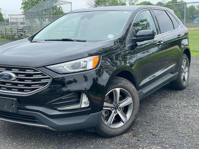 Photo of 2021 Agate Black Metallic Ford Edge