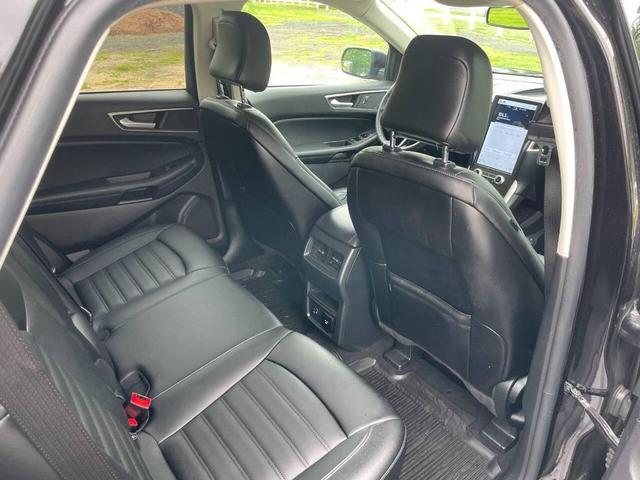Photo of 2021 Agate Black Metallic Ford Edge