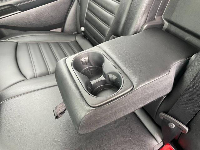 Photo of 2021 Agate Black Metallic Ford Edge