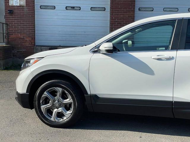 Photo of 2019 Platinum White Pearl Honda CR-V