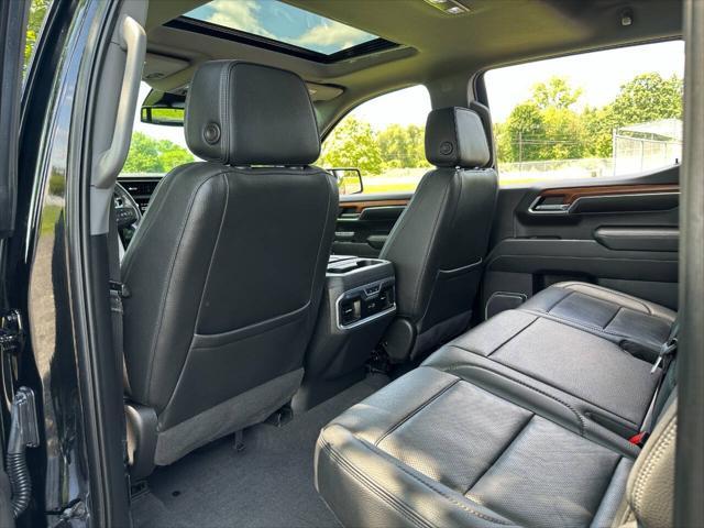 Photo of 2022 Onyx Black GMC Sierra 1500