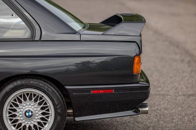 Photo of 1989 Gray BMW M3