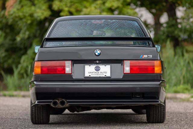 Photo of 1989 Gray BMW M3