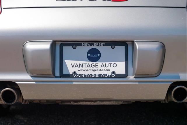 Photo of 2006 Silver Porsche 911