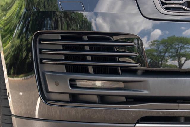 Photo of 2020 Black Land Rover Range Rover