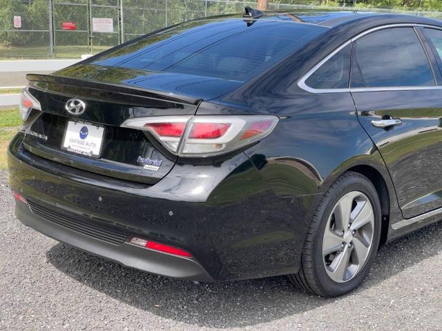 Photo of 2017 Black Hyundai SONATA Hybrid
