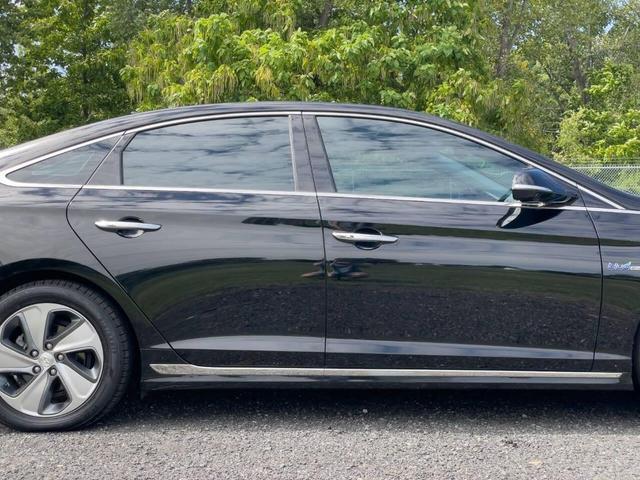 Photo of 2017 Black Hyundai SONATA Hybrid