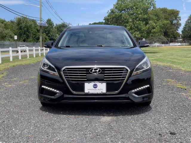 Photo of 2017 Black Hyundai SONATA Hybrid