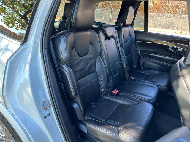 Photo of 2017 White Volvo XC90