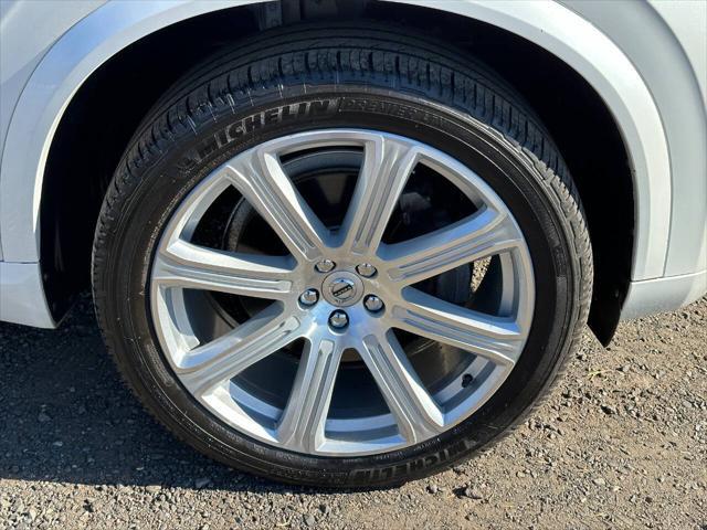 Photo of 2017 White Volvo XC90