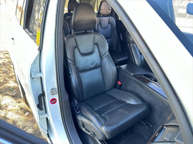 Photo of 2017 White Volvo XC90
