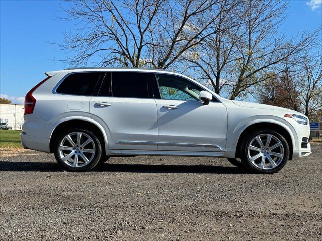 Photo of 2017 White Volvo XC90