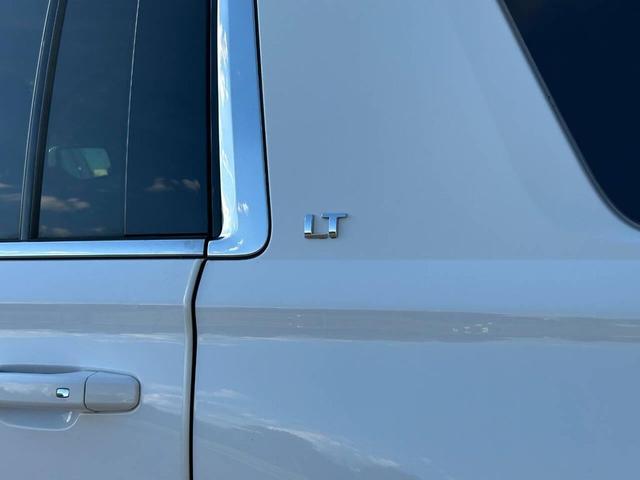 Photo of 2020 Summit White Chevrolet Suburban