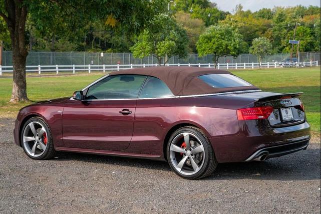 Photo of 2015 Burgundy Audi A5