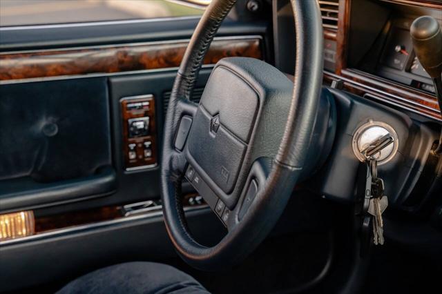 Photo of 1992 Blue Chrysler New Yorker