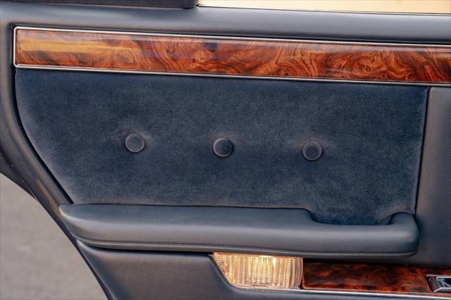 Photo of 1992 Blue Chrysler New Yorker