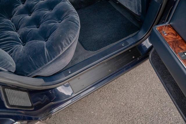Photo of 1992 Blue Chrysler New Yorker