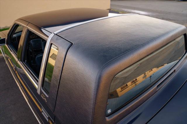 Photo of 1992 Blue Chrysler New Yorker
