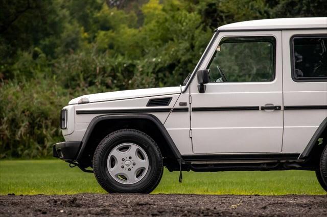 Photo of 1995 White Mercedes-Benz G-Class