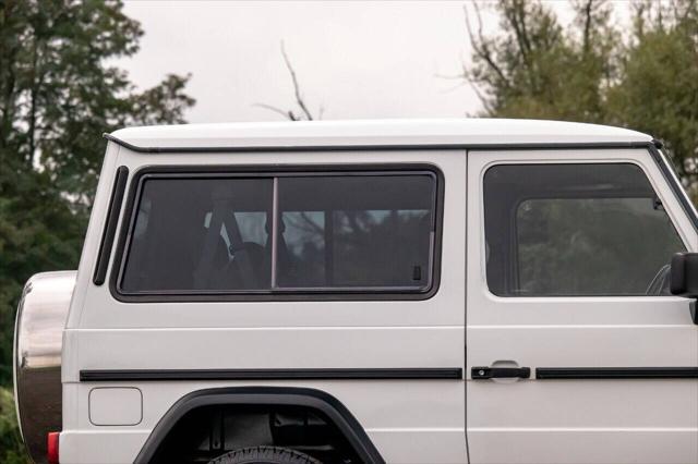 Photo of 1995 White Mercedes-Benz G-Class