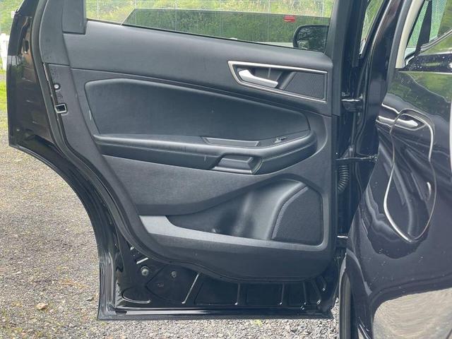 Photo of 2021 Agate Black Metallic Ford Edge