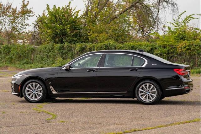 Photo of 2018 Black BMW 740e
