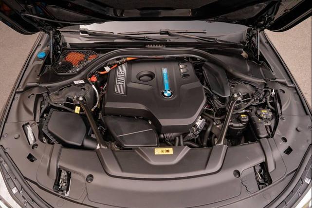 Photo of 2018 Black BMW 740e