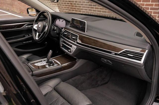 Photo of 2018 Black BMW 740e