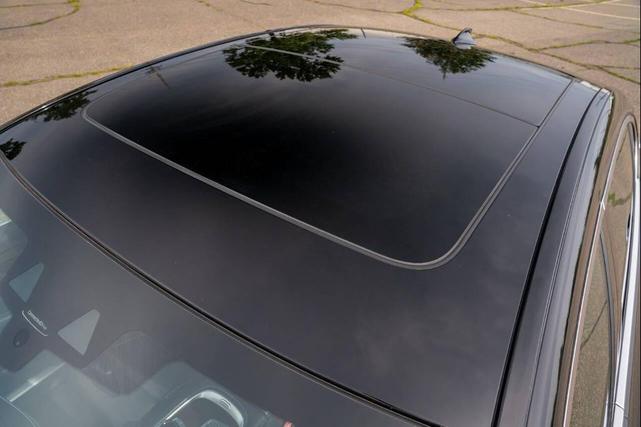 Photo of 2018 Black BMW 740e