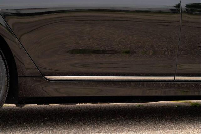 Photo of 2018 Black BMW 740e