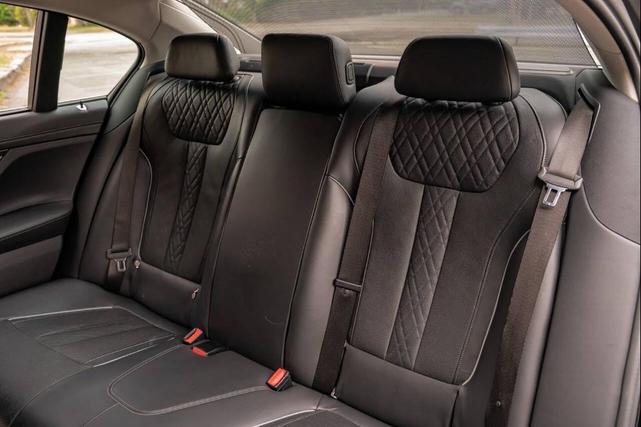 Photo of 2018 Black BMW 740e