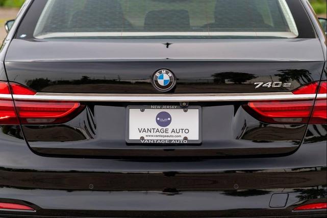 Photo of 2018 Black BMW 740e