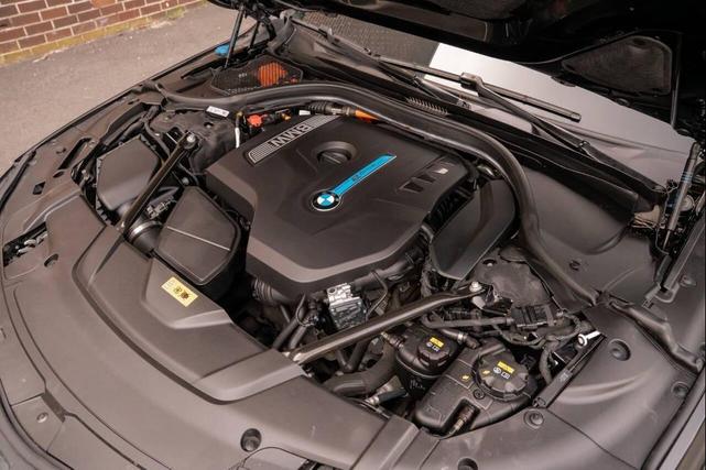Photo of 2018 Black BMW 740e