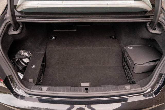Photo of 2018 Black BMW 740e