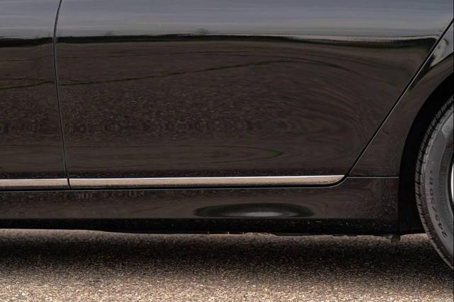Photo of 2018 Black BMW 740e