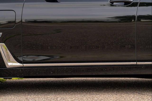 Photo of 2018 Black BMW 740e