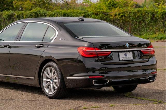 Photo of 2018 Black BMW 740e