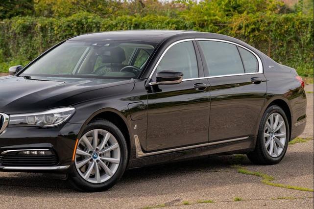 Photo of 2018 Black BMW 740e