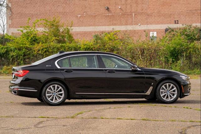 Photo of 2018 Black BMW 740e