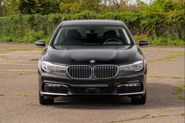 Photo of 2018 Black BMW 740e