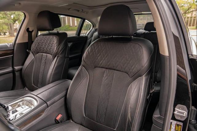 Photo of 2018 Black BMW 740e