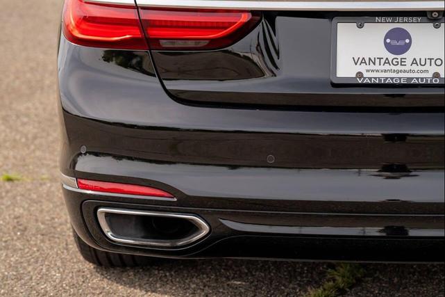 Photo of 2018 Black BMW 740e