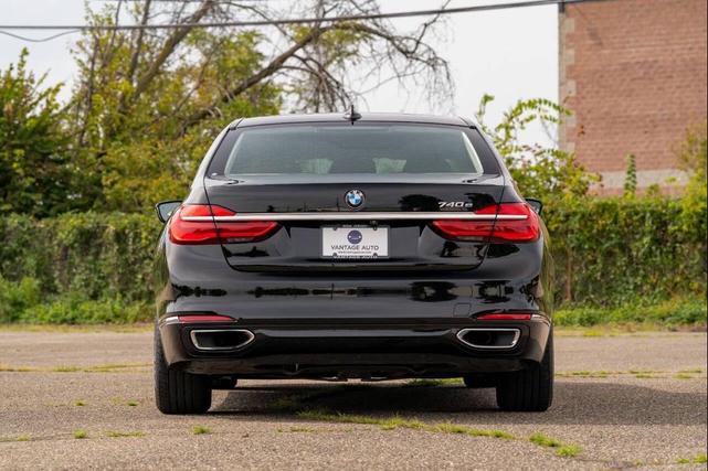 Photo of 2018 Black BMW 740e