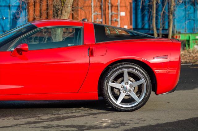 Photo of 2005 Red Chevrolet Corvette