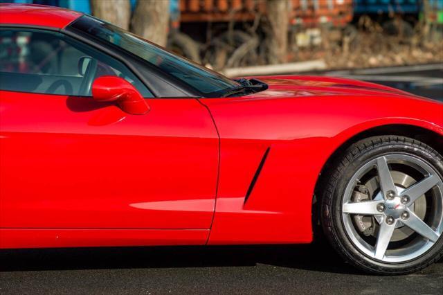 Photo of 2005 Red Chevrolet Corvette