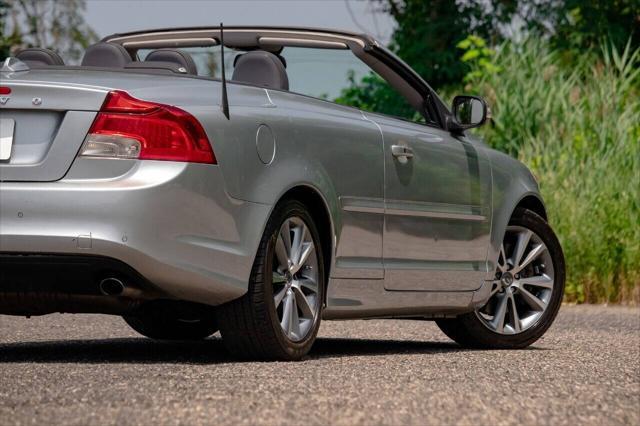 Photo of 2013 Electric Silver Metallic Volvo C70