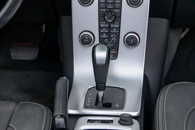 Photo of 2013 Electric Silver Metallic Volvo C70