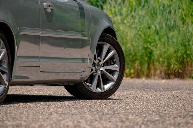 Photo of 2013 Electric Silver Metallic Volvo C70