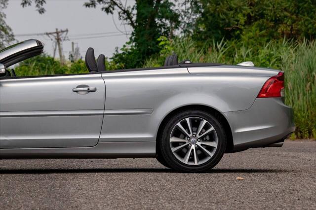 Photo of 2013 Electric Silver Metallic Volvo C70