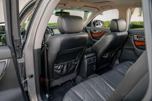 Photo of 2011 Gray INFINITI FX50